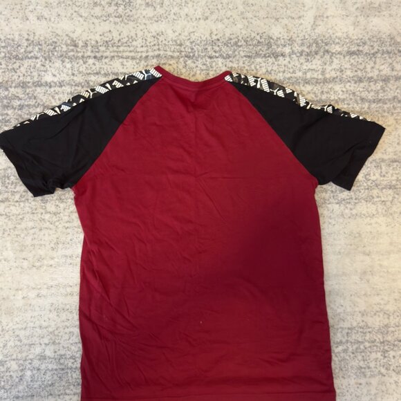 Puma Red & Black T-Shirt โ Size M (Slight Bleach Stains) - Picture 4 of 6